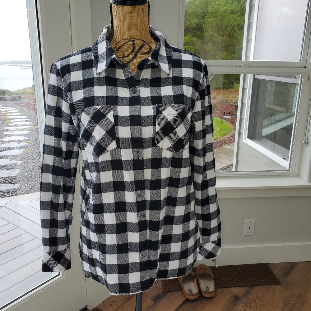 Christopher & Banks Flannel Shirt Size Medium. NWT